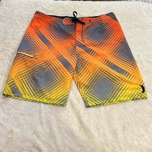 Mens Hurley swim shorts size 40 - Picture 1 of 10